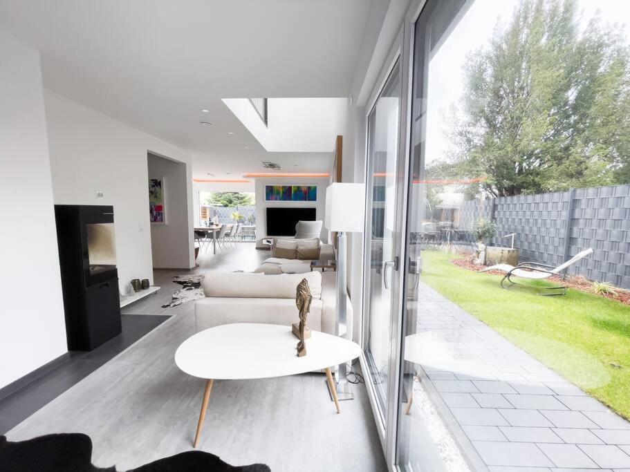 Villa Dreamy Vibes Mit Privatem Pool & Rheinblick Niederkassel Extérieur photo